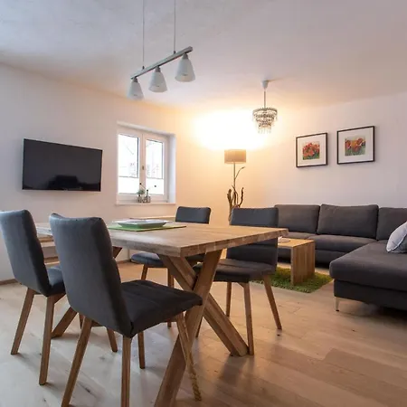 豪斯安姆斯坦酒店 * 厄茨